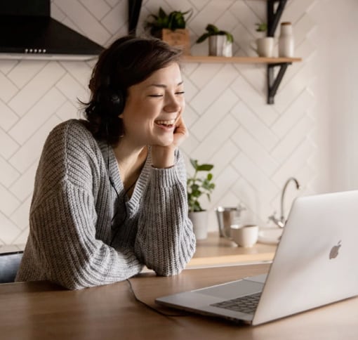 Picture of a woman in videocall